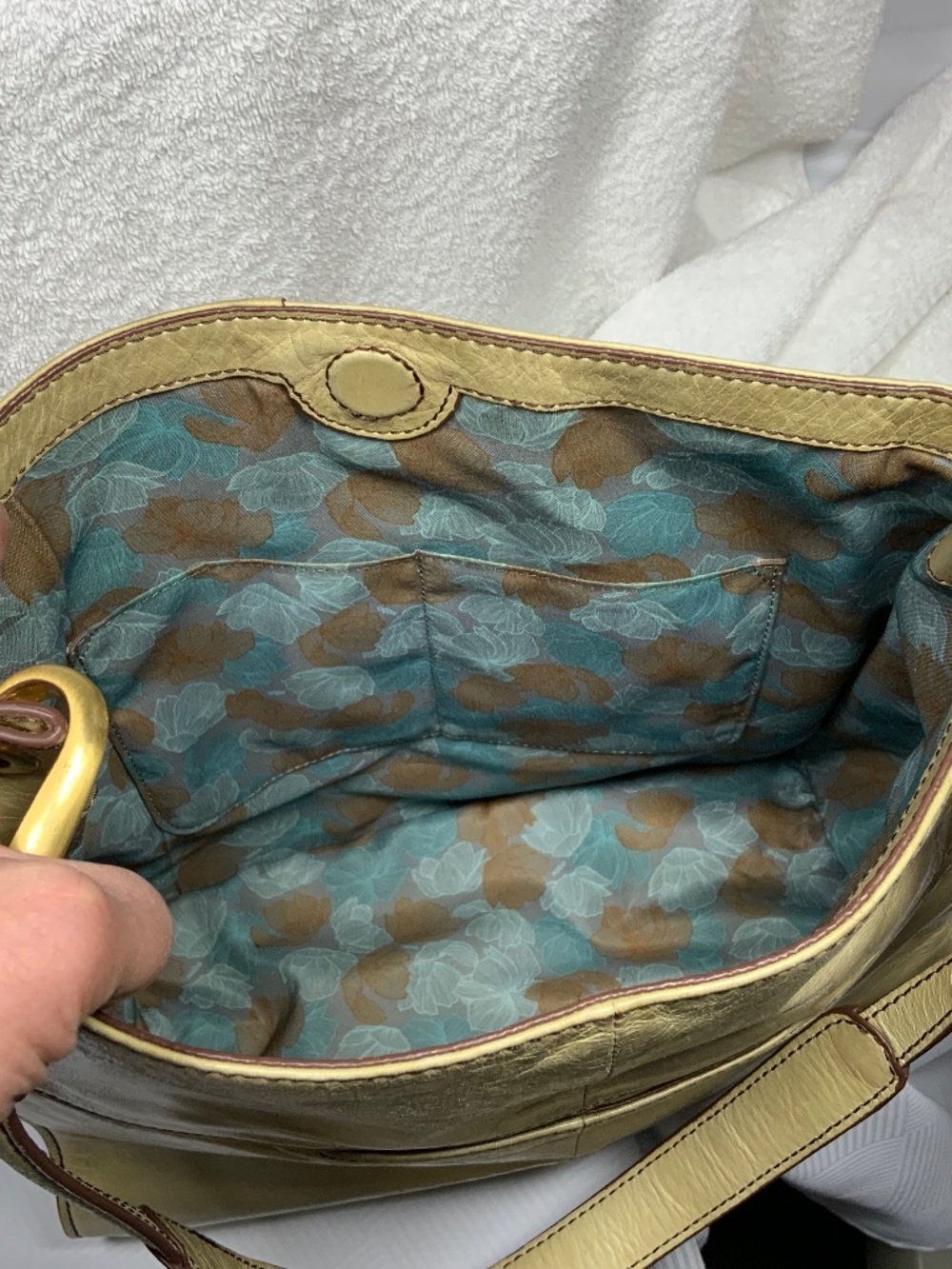 HOBO Beige Leather Shoulder Bag - Picture 5 of 14